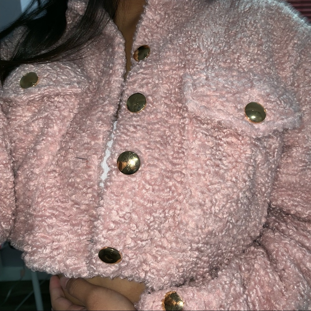 Cropped pink jacket